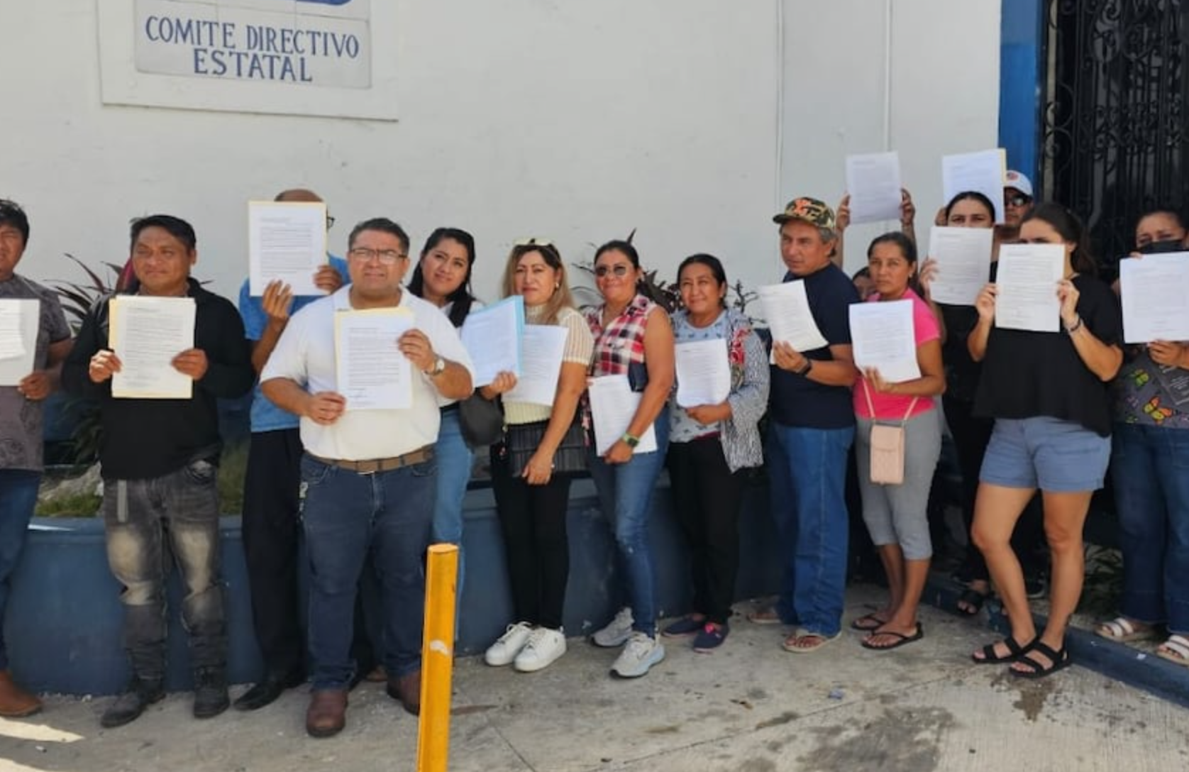 Cerca de 100 panistas de Yucatán renuncian al partido